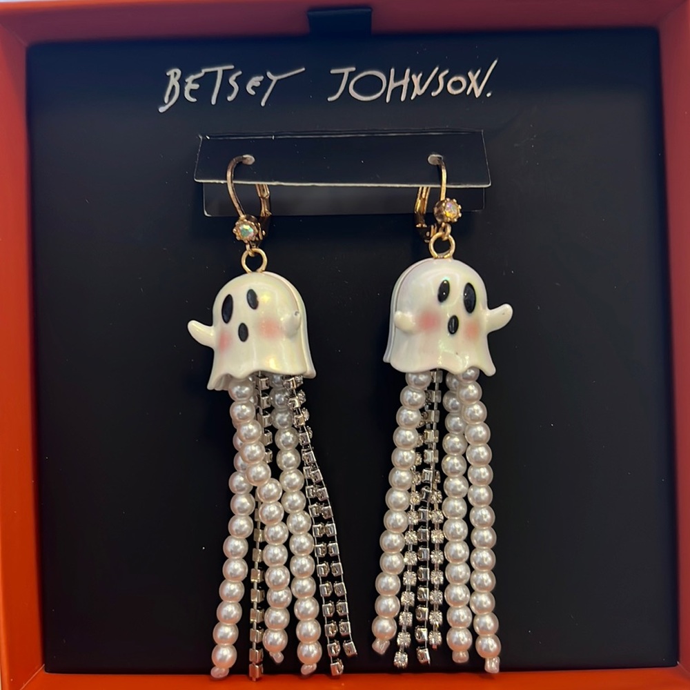 NIB Betsey Johnson ghost earrings with Pearl & rhinestone tassel
